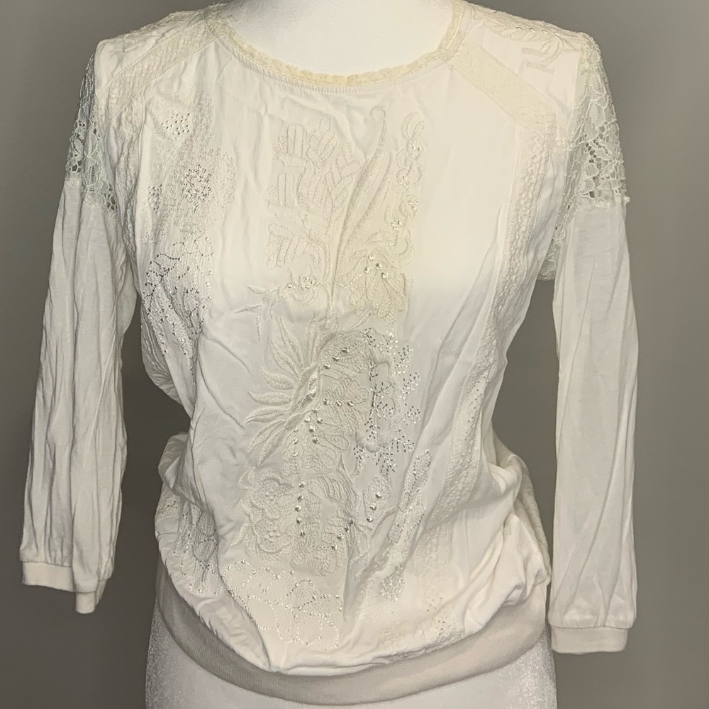 Cute blouse
